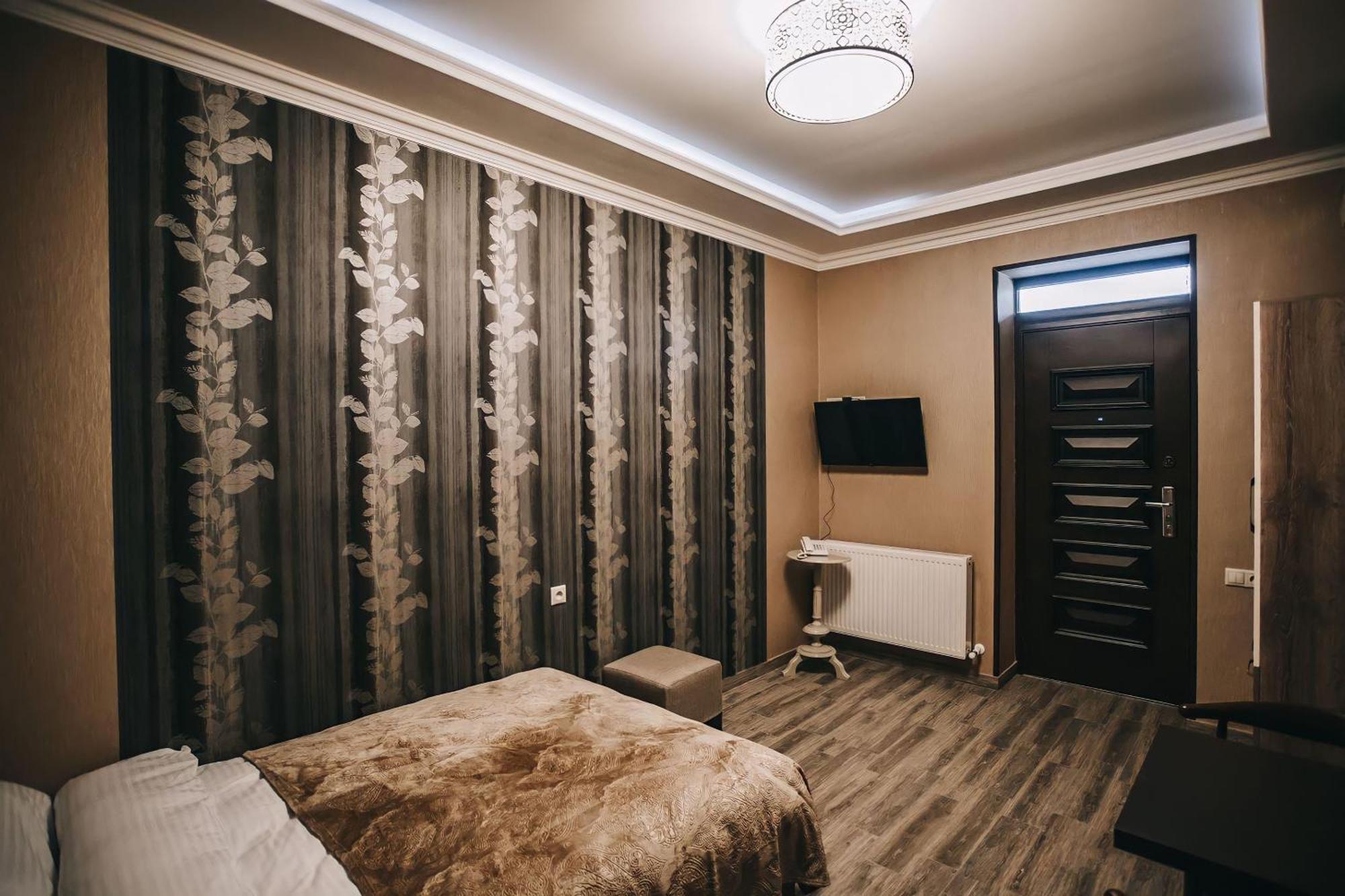 7 Rooms Hotel Tserovani Zewnętrze zdjęcie